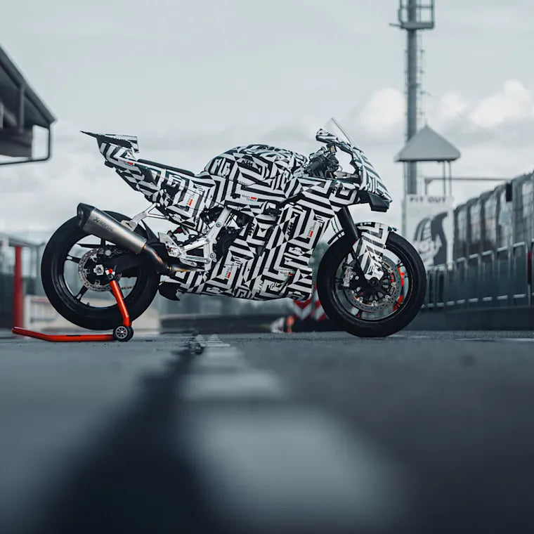 Never Stop! KTM 990 RC R