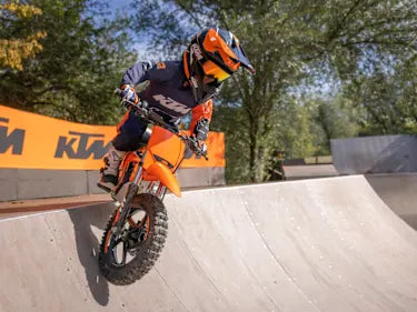 KTM BRIDGES THE CIRCUIT GAP WITH THE ALL-ELECTRIC KTM SX-E 2