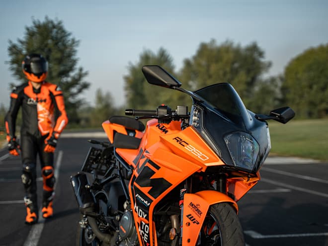 KTM RC 390 Offer