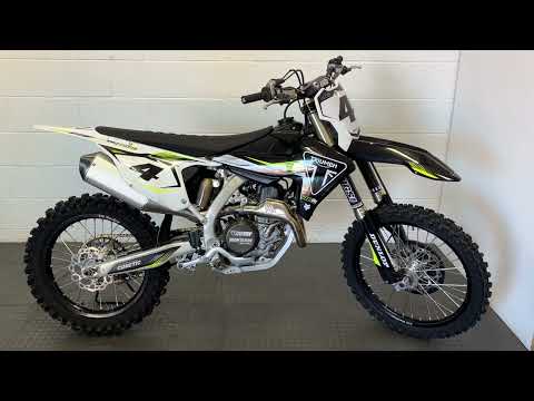 1564-triumph-tf450-rc-edition