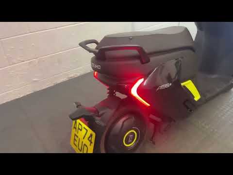 1056-zeeho-ae6-dual-battery