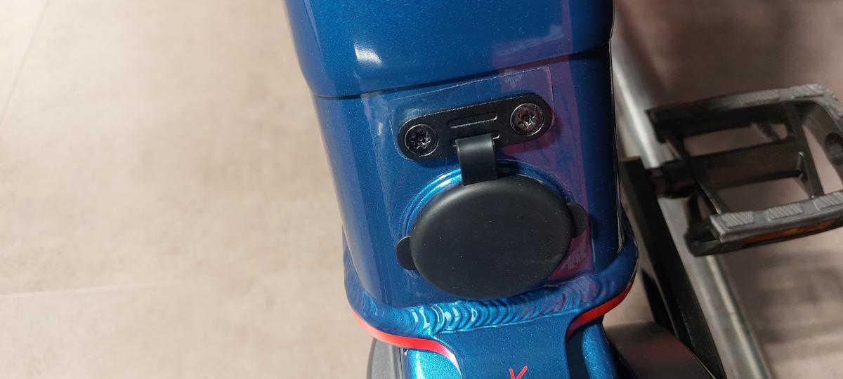 1086