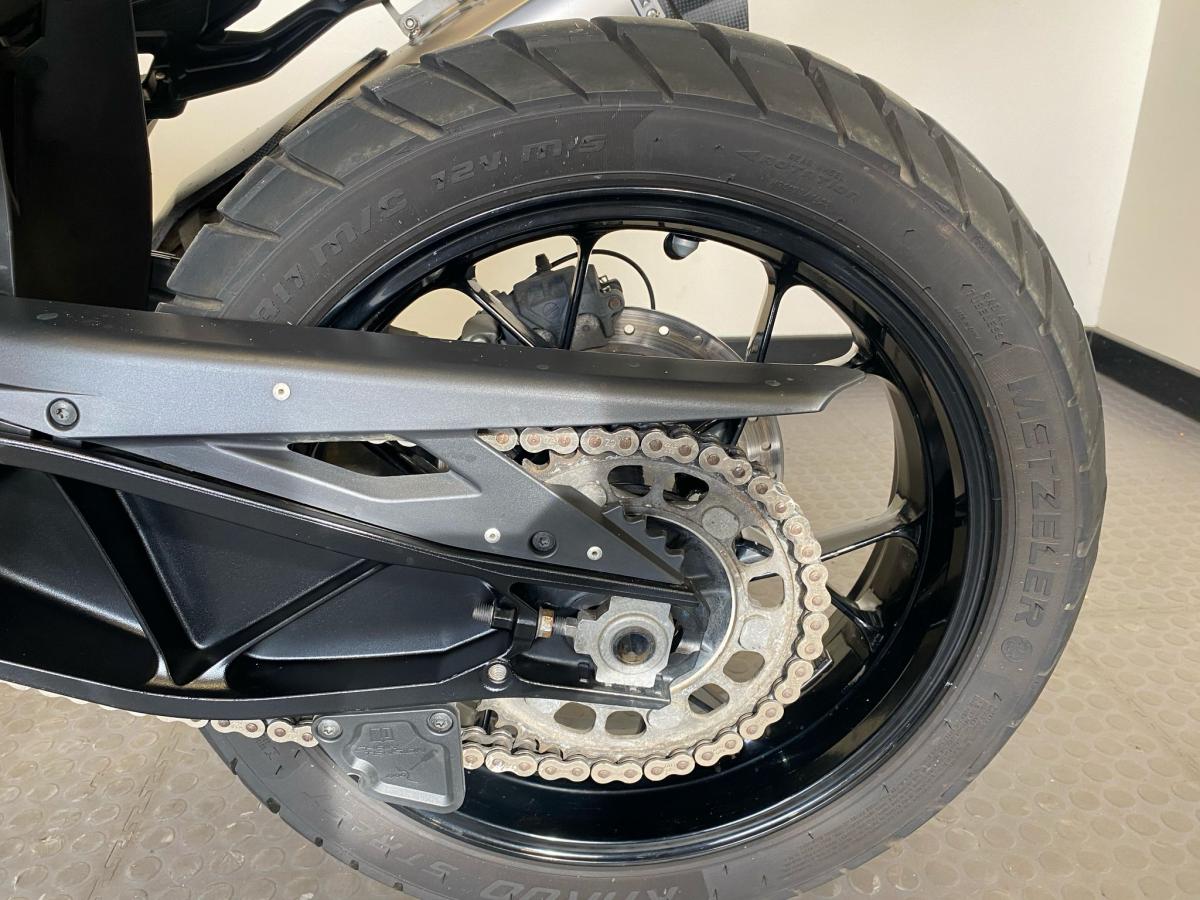 3977