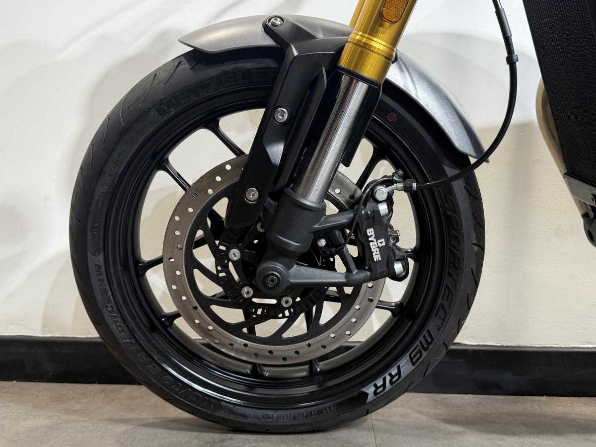 6748