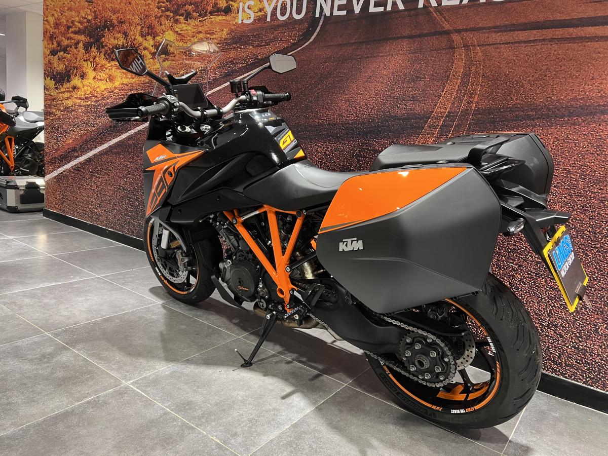 KTM 1290 Super Duke GT