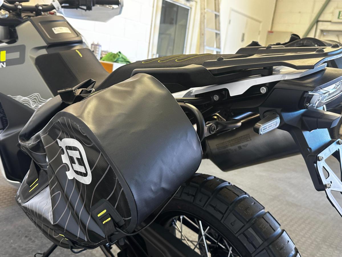 8454