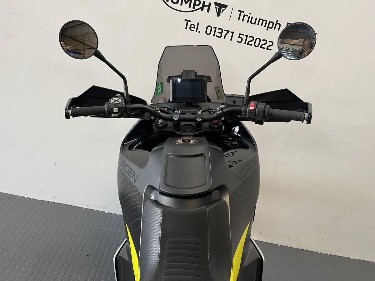 9892
