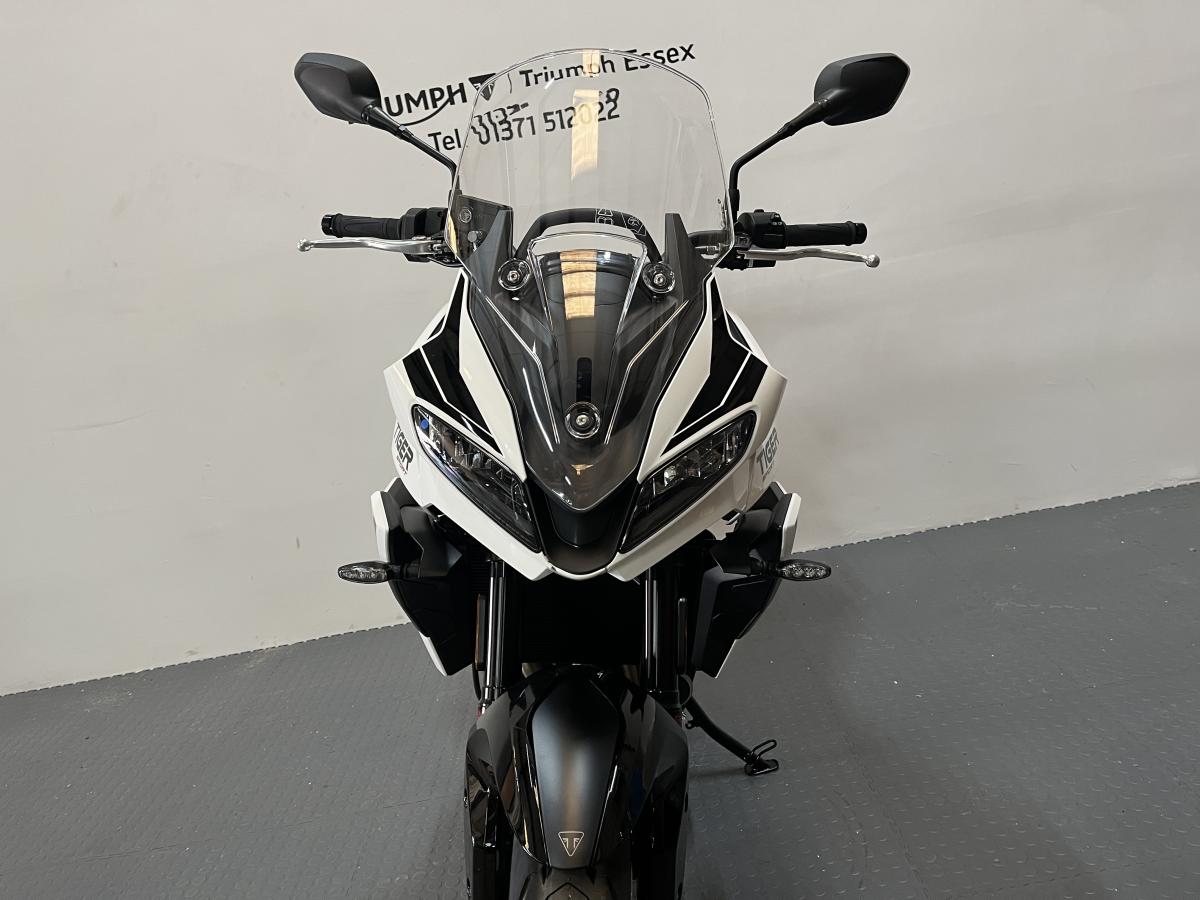9962