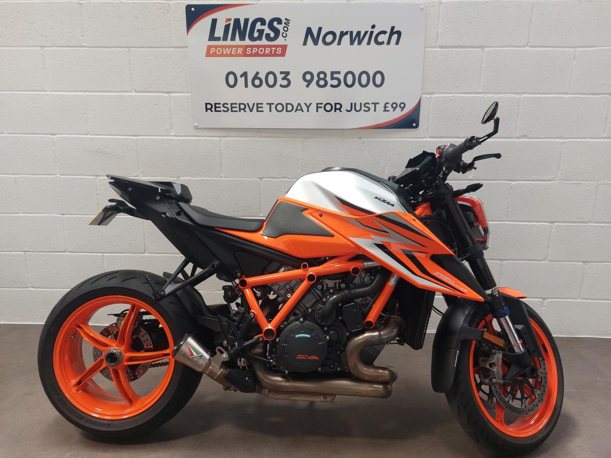 10083