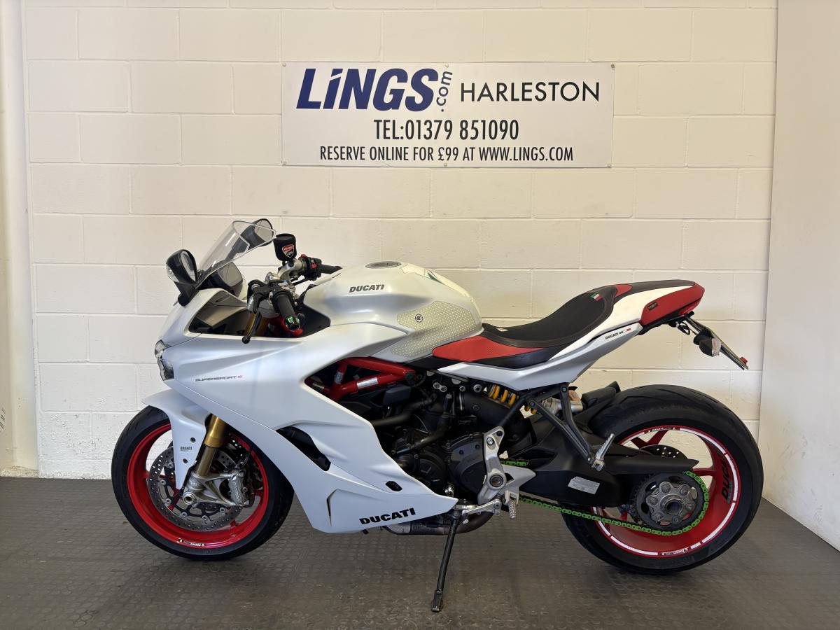 10492