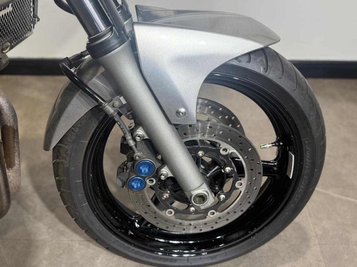 10607