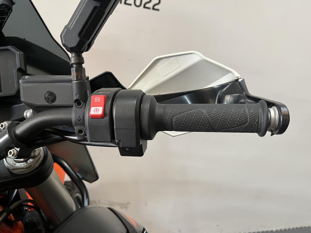 10705