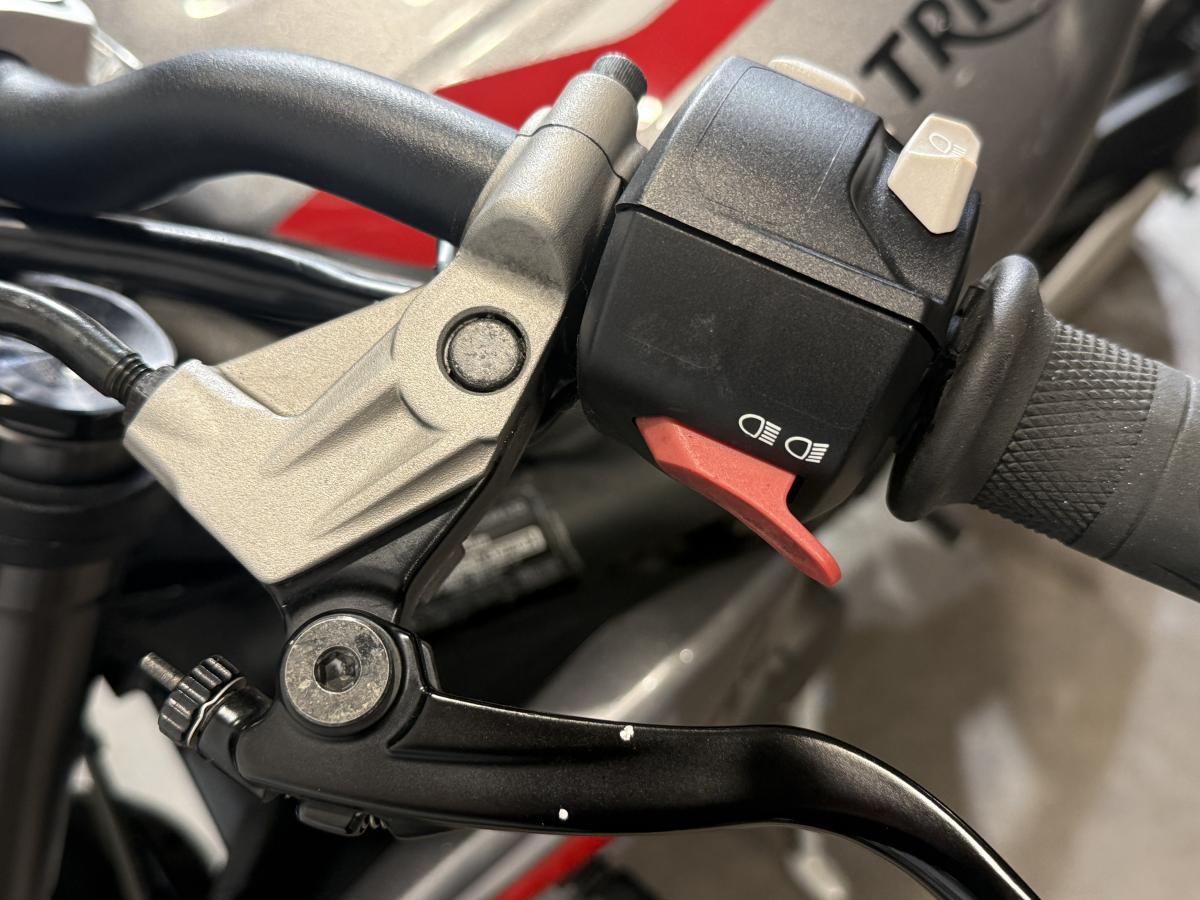 10804