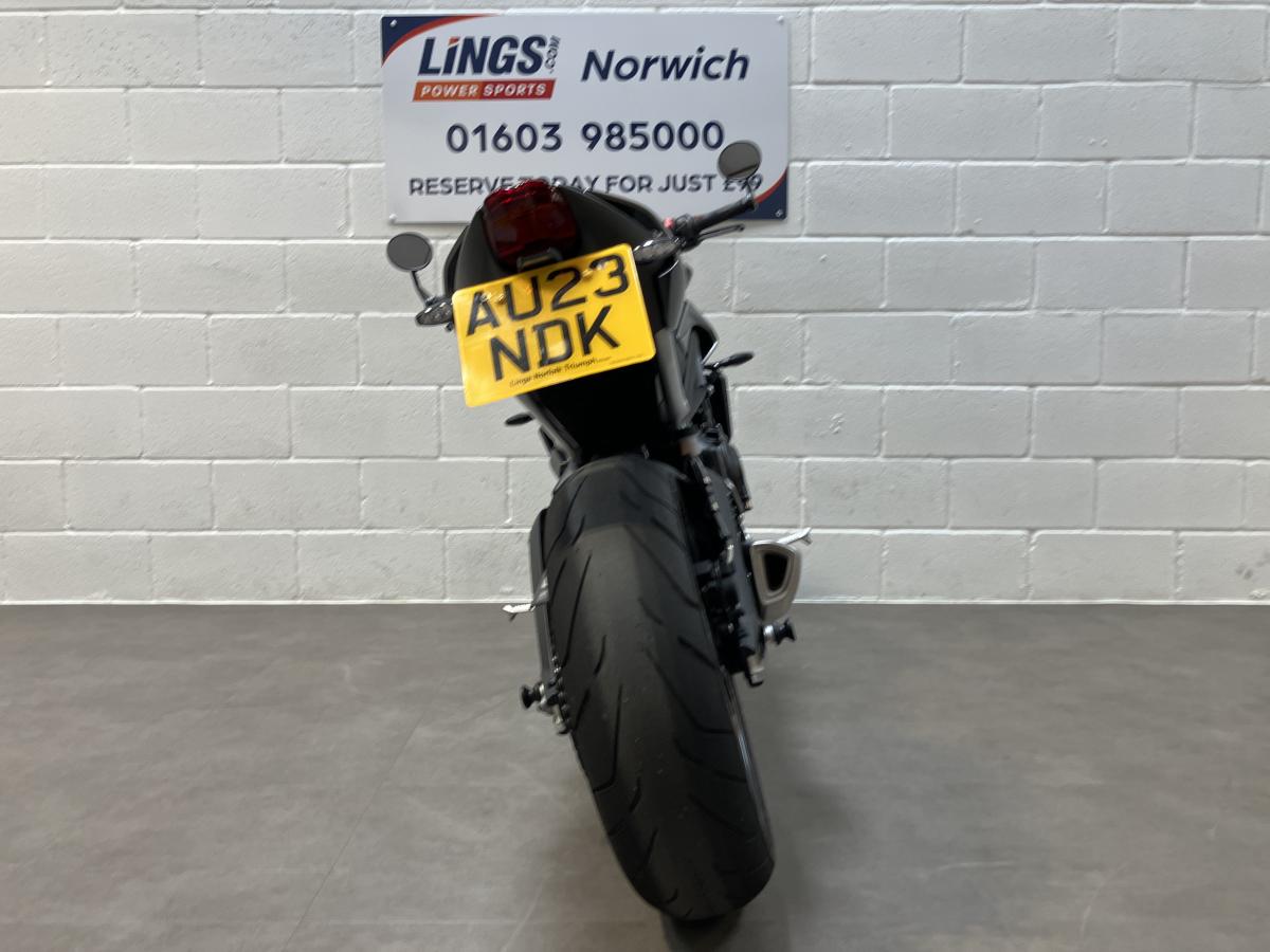 10914