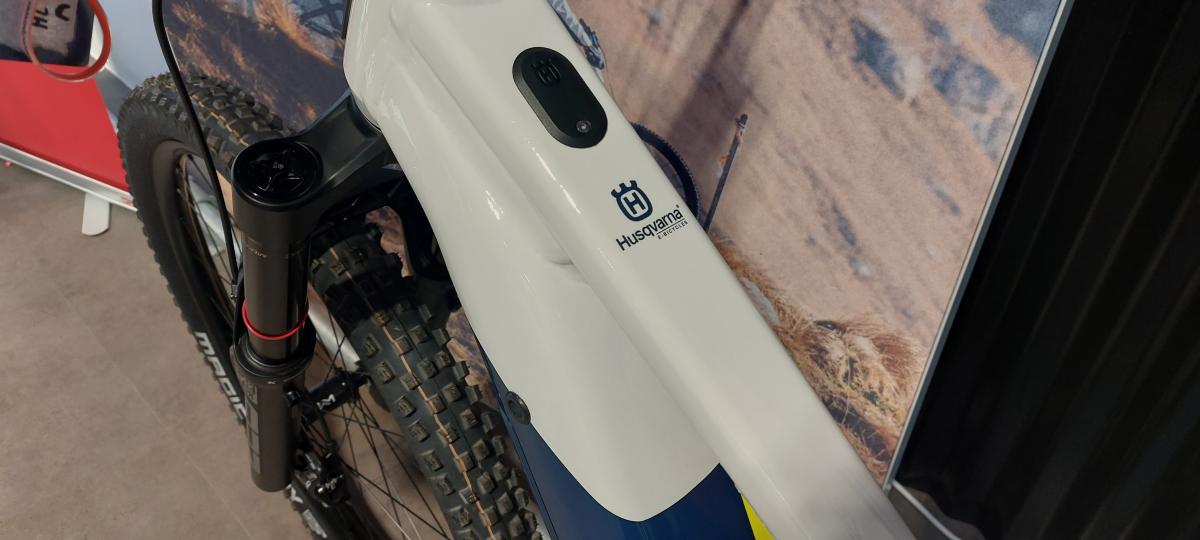 UN1106
