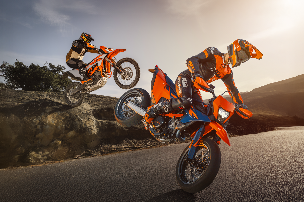 The 2026 KTM 690 ENDURO R & KTM 690 SMC R Have Landed