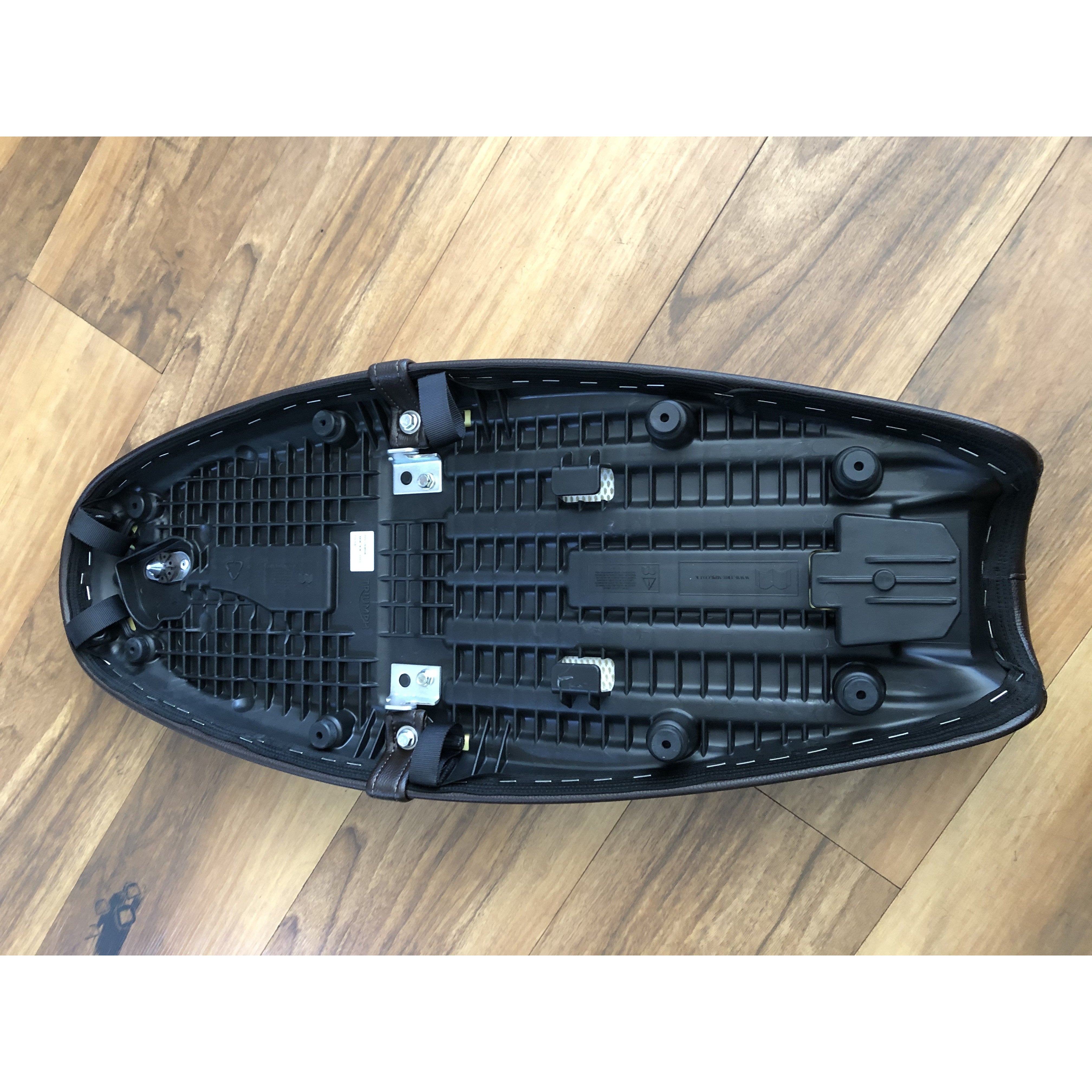 Triumph Bench Seat Brown A2304634
