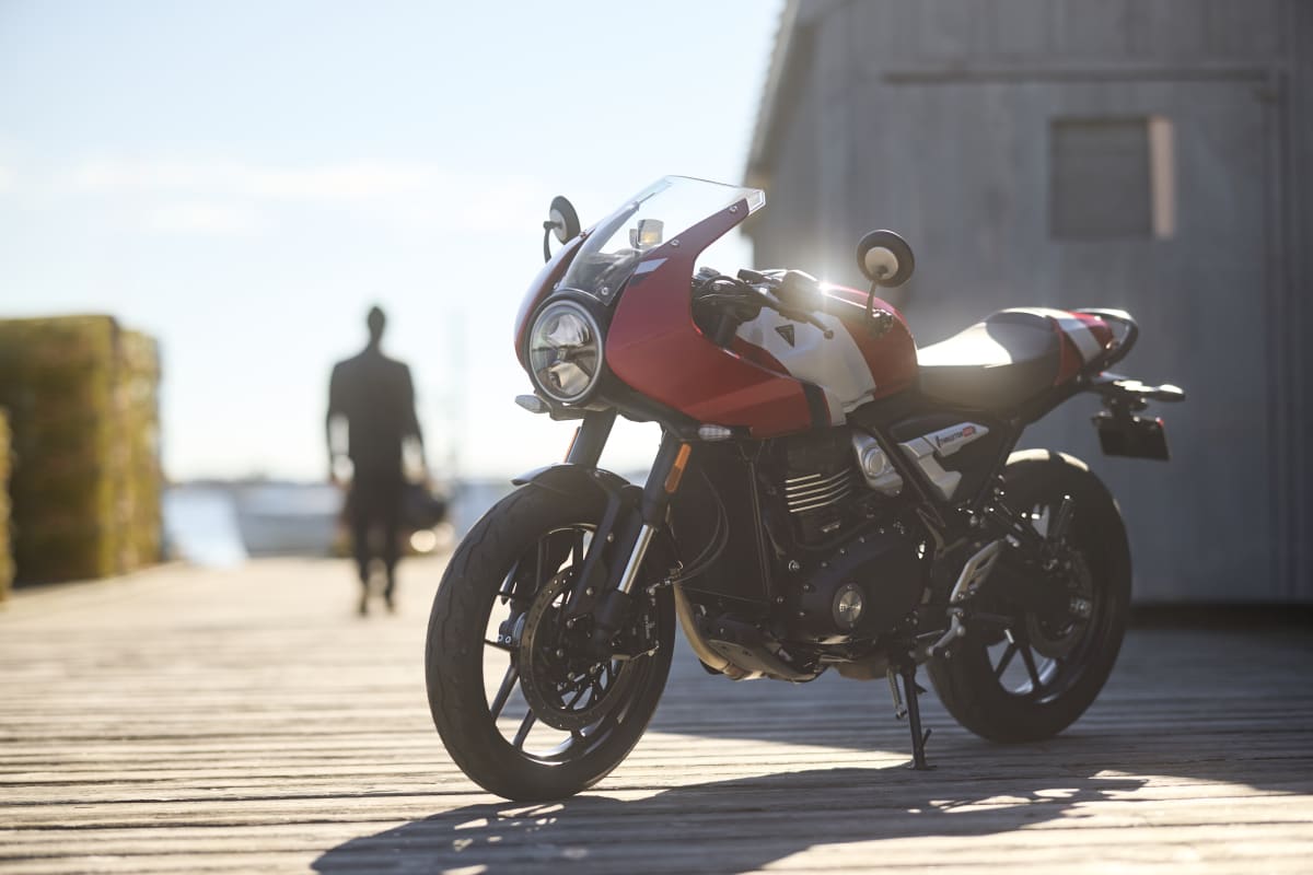 Triumph Thruxton 400 Offer