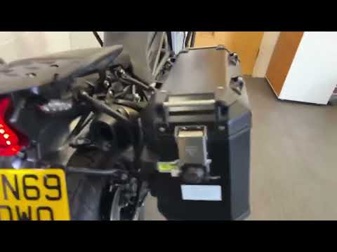 5852-triumph-tiger-800-xrx