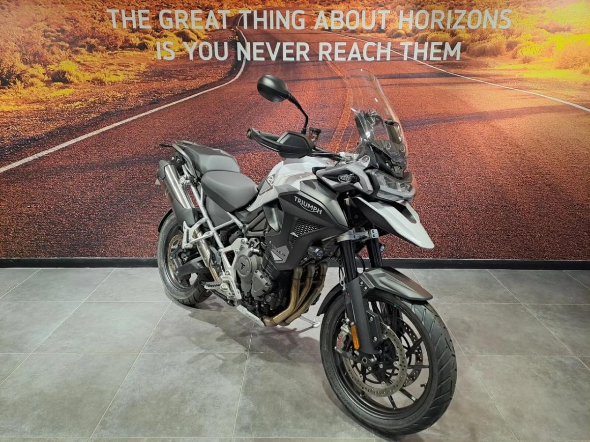 UE2100