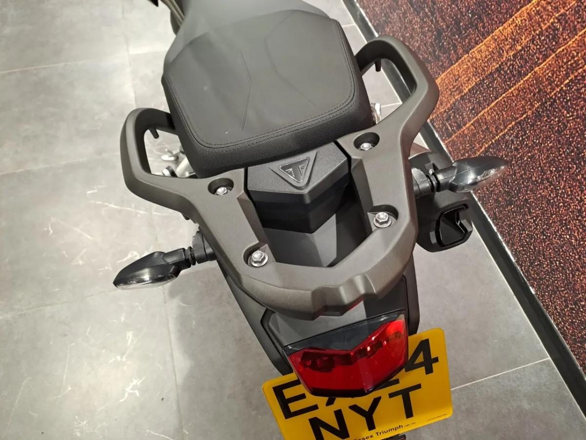 UE2100