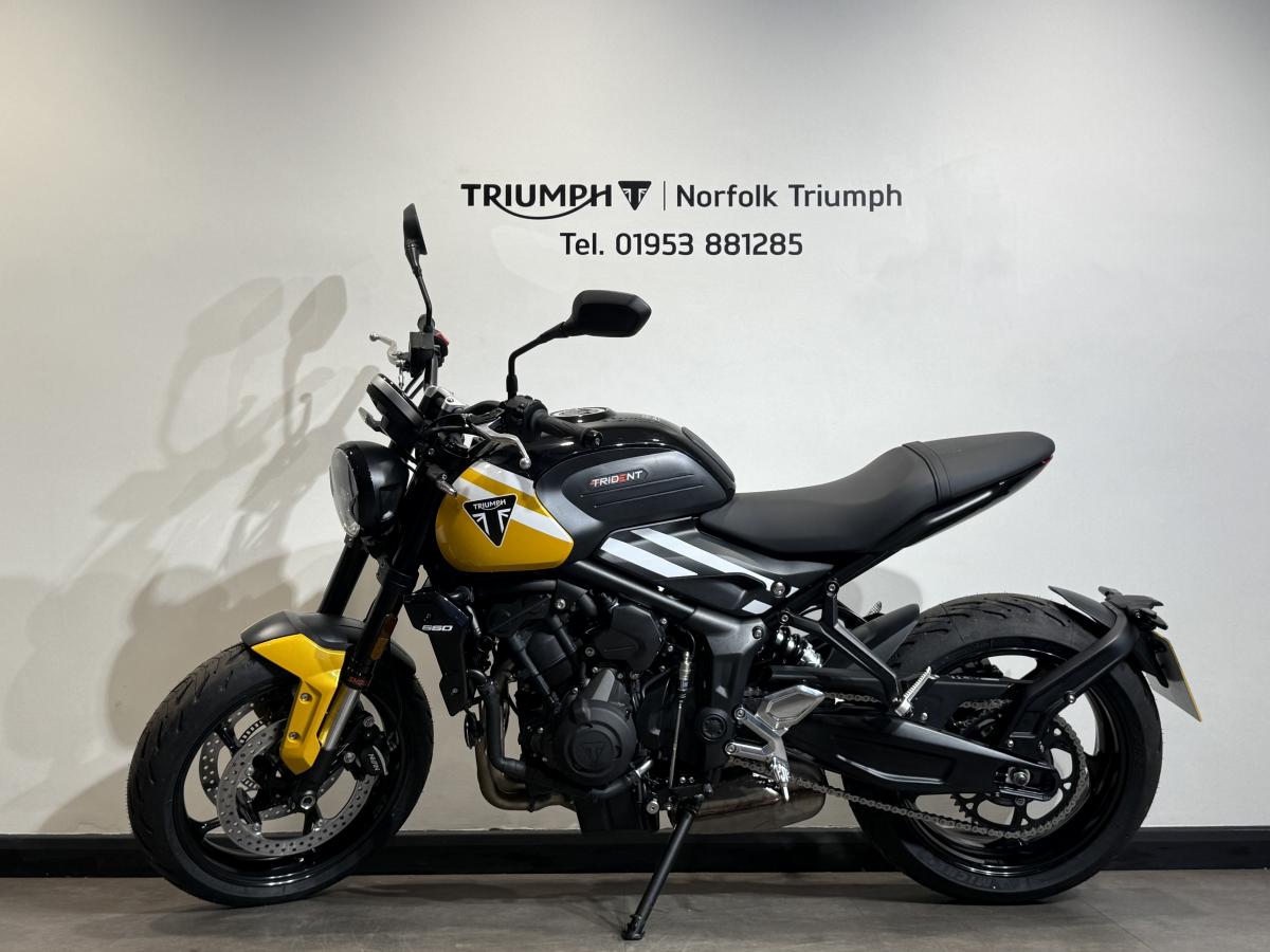 Motorcycle Triumph Trident Deals Triumph TRIDENT 660 Book Your
