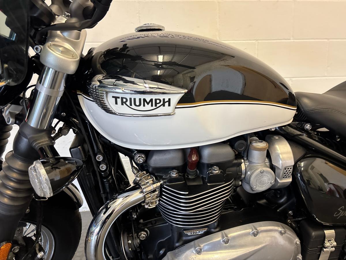 4273