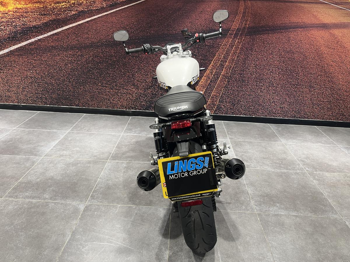 Triumph Speed Twin 1200