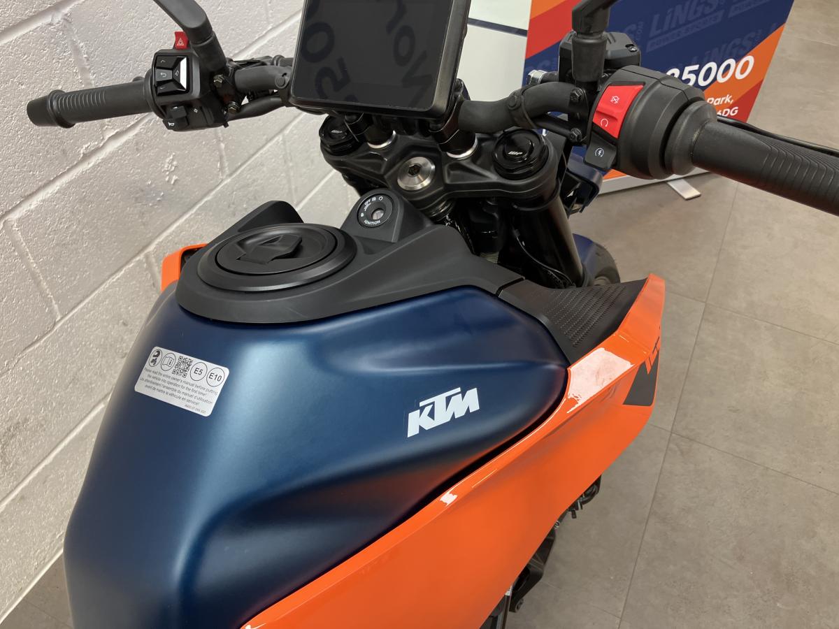 6520