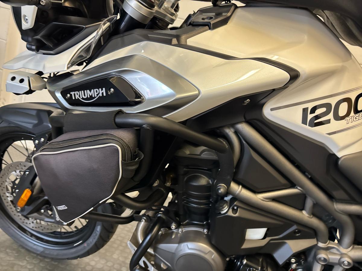 7727