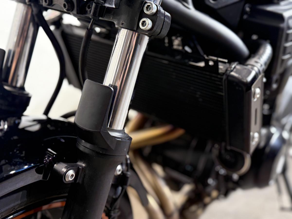 8959