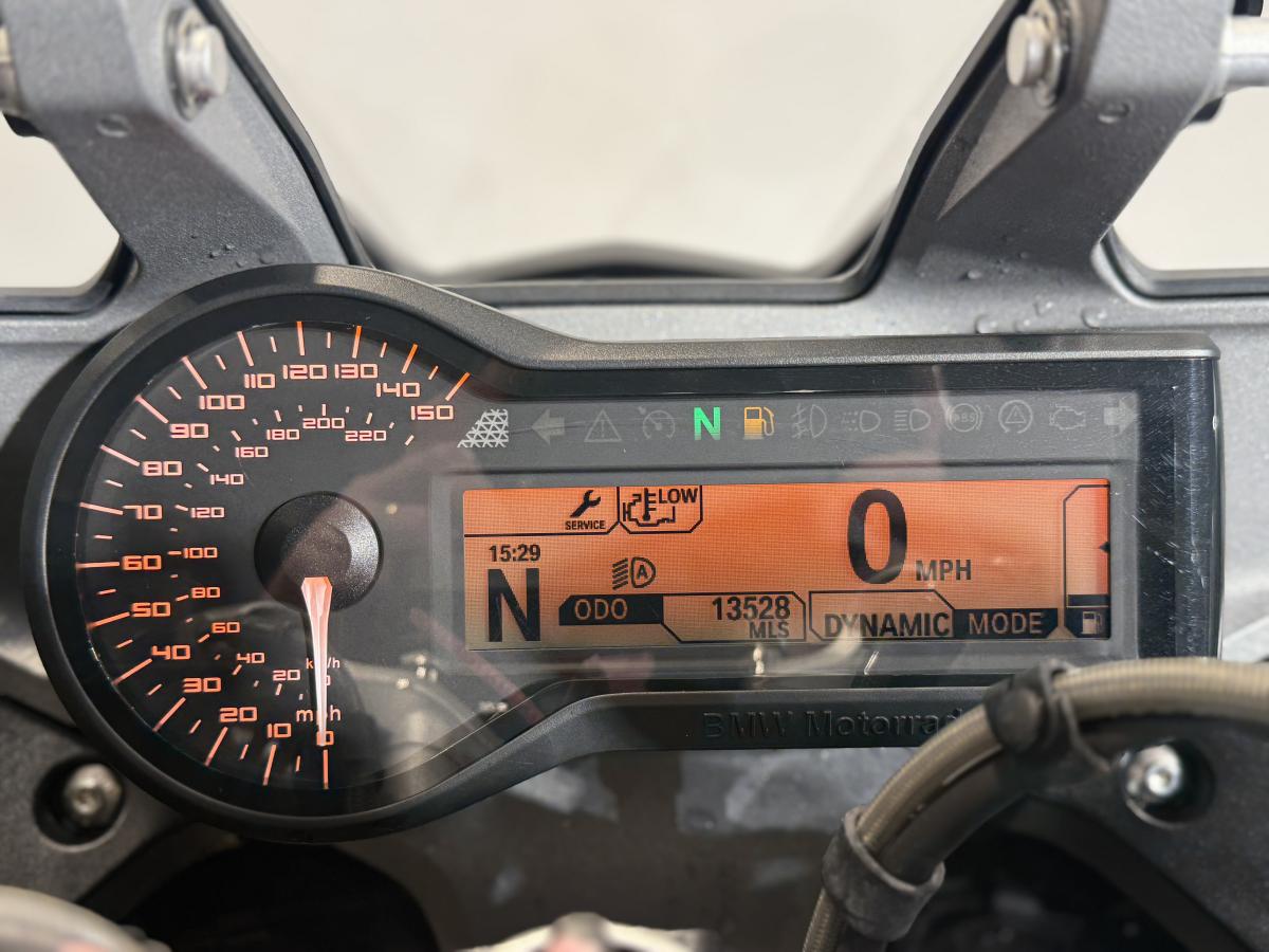 8968