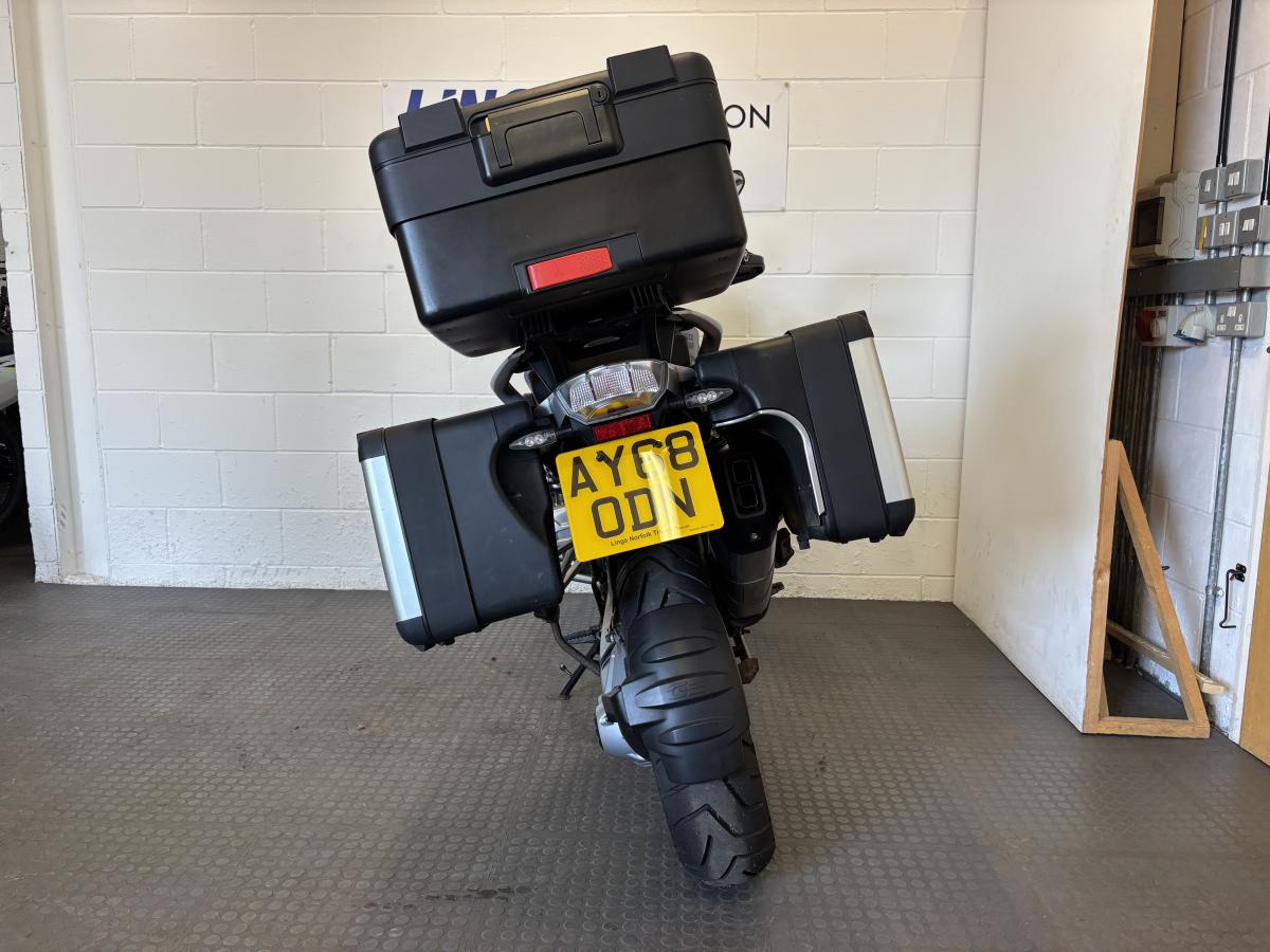 9422
