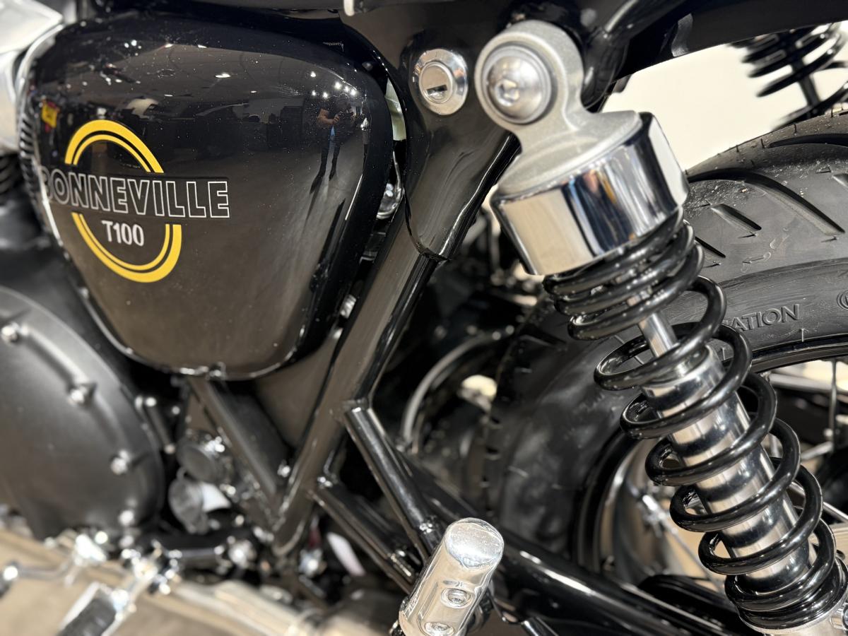 9779