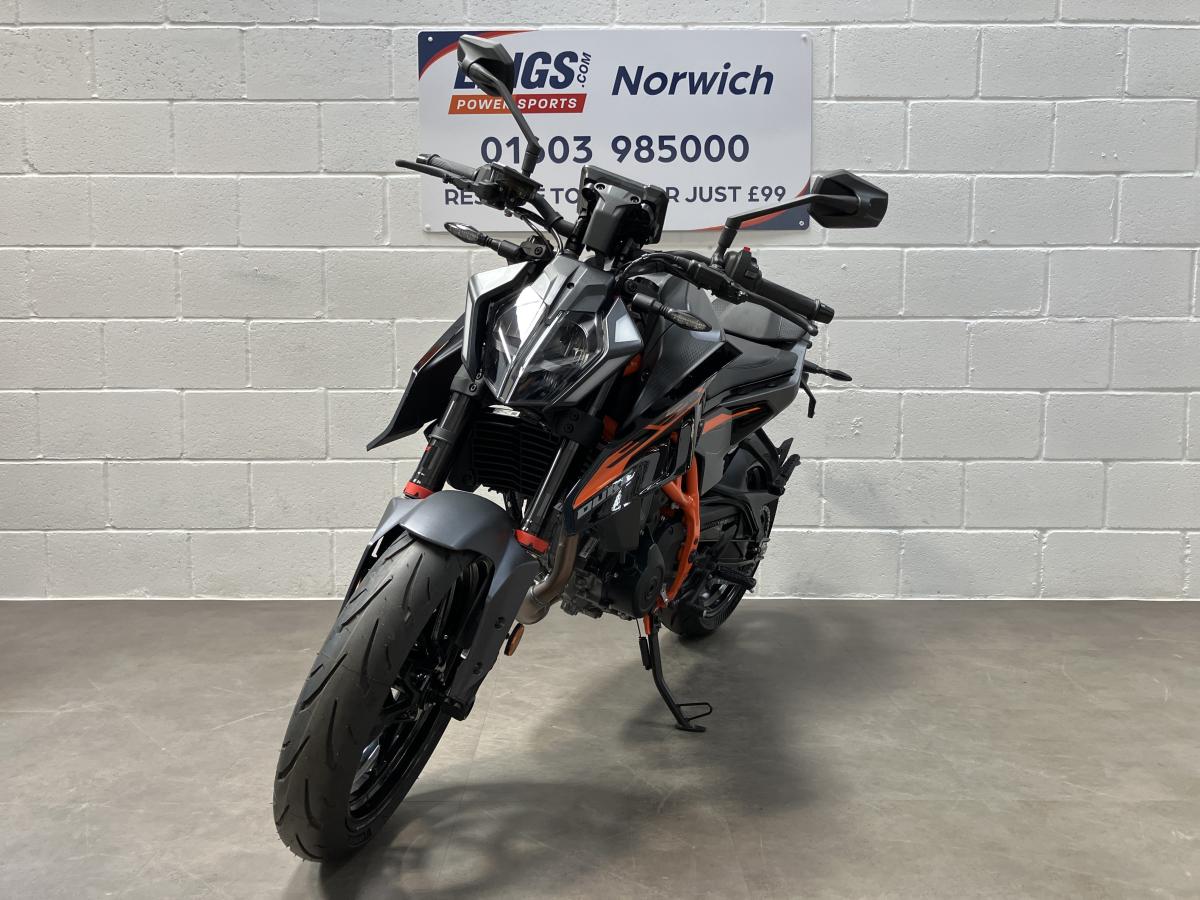 9937