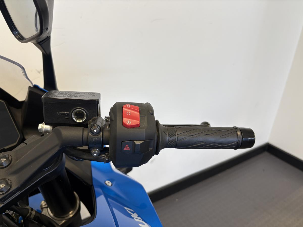 9956