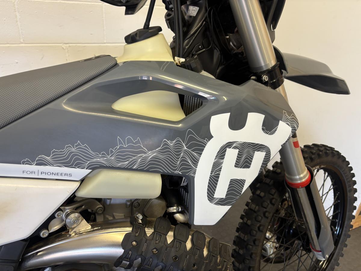 9967