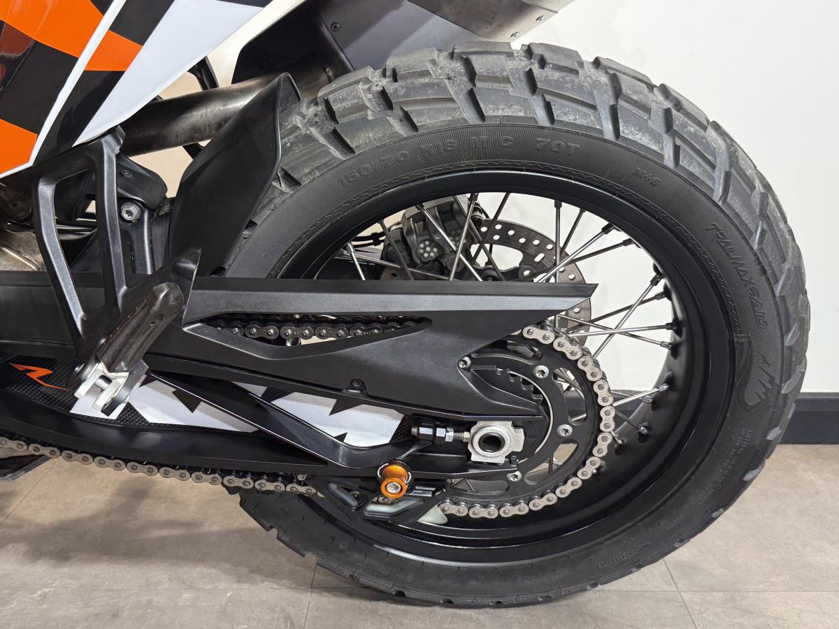 10547