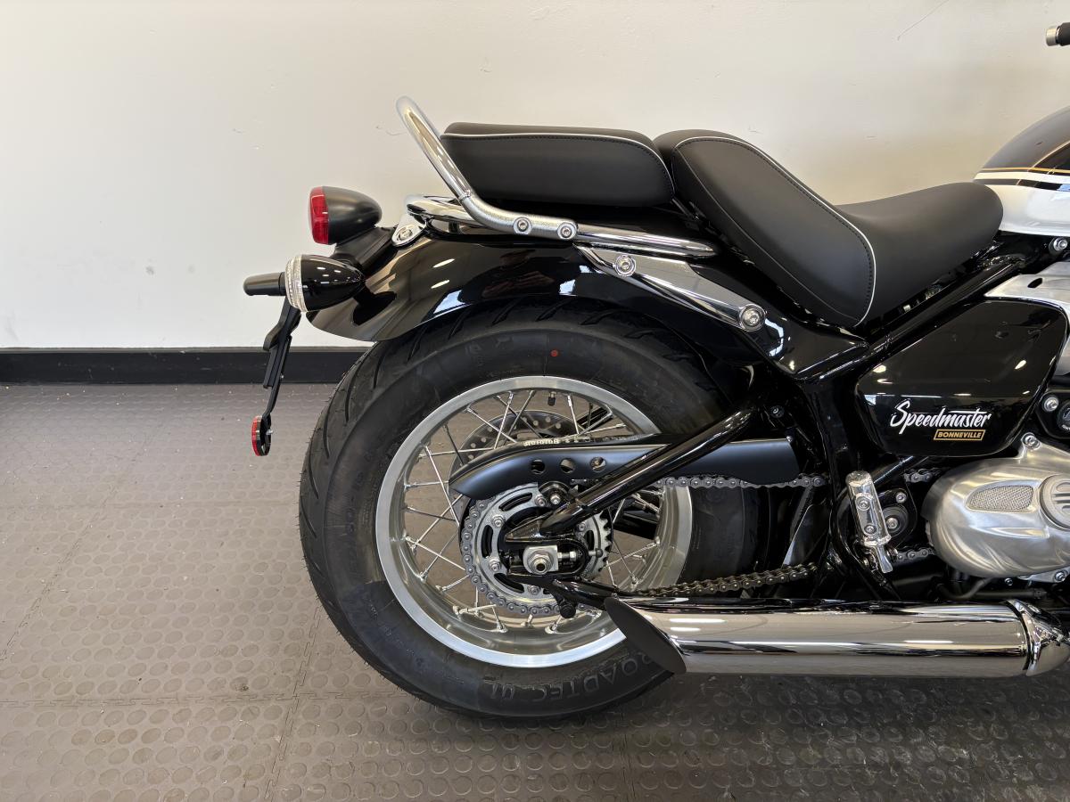 10923